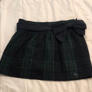 Plaid skirt with detachable bow
